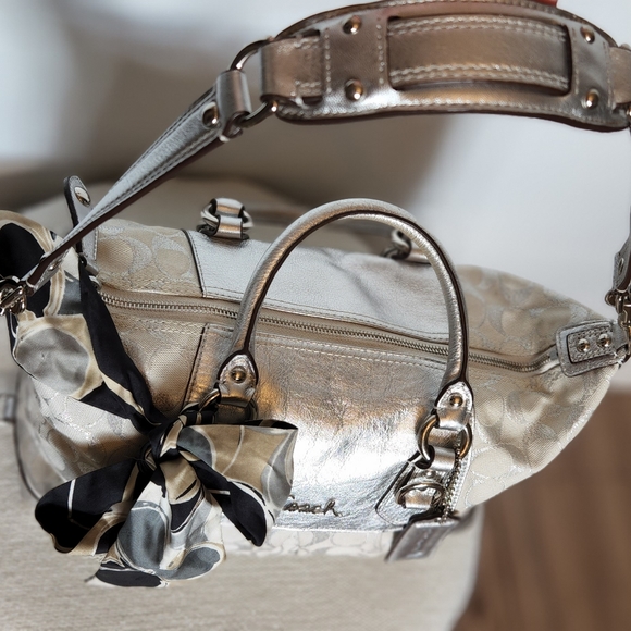 Coach Bag - Picture 8 of 10